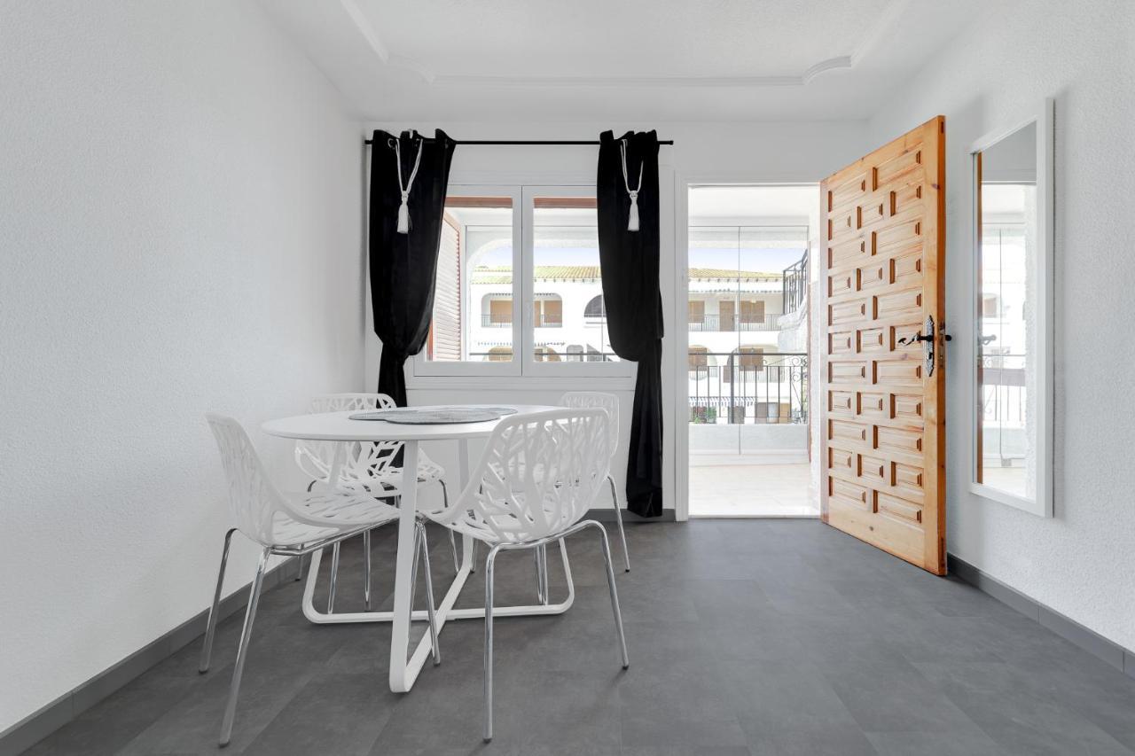Relax Apartment Torrevieja Exterior photo