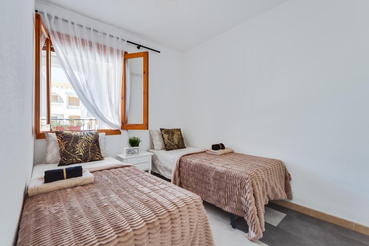 Relax Apartment Torrevieja Exterior photo